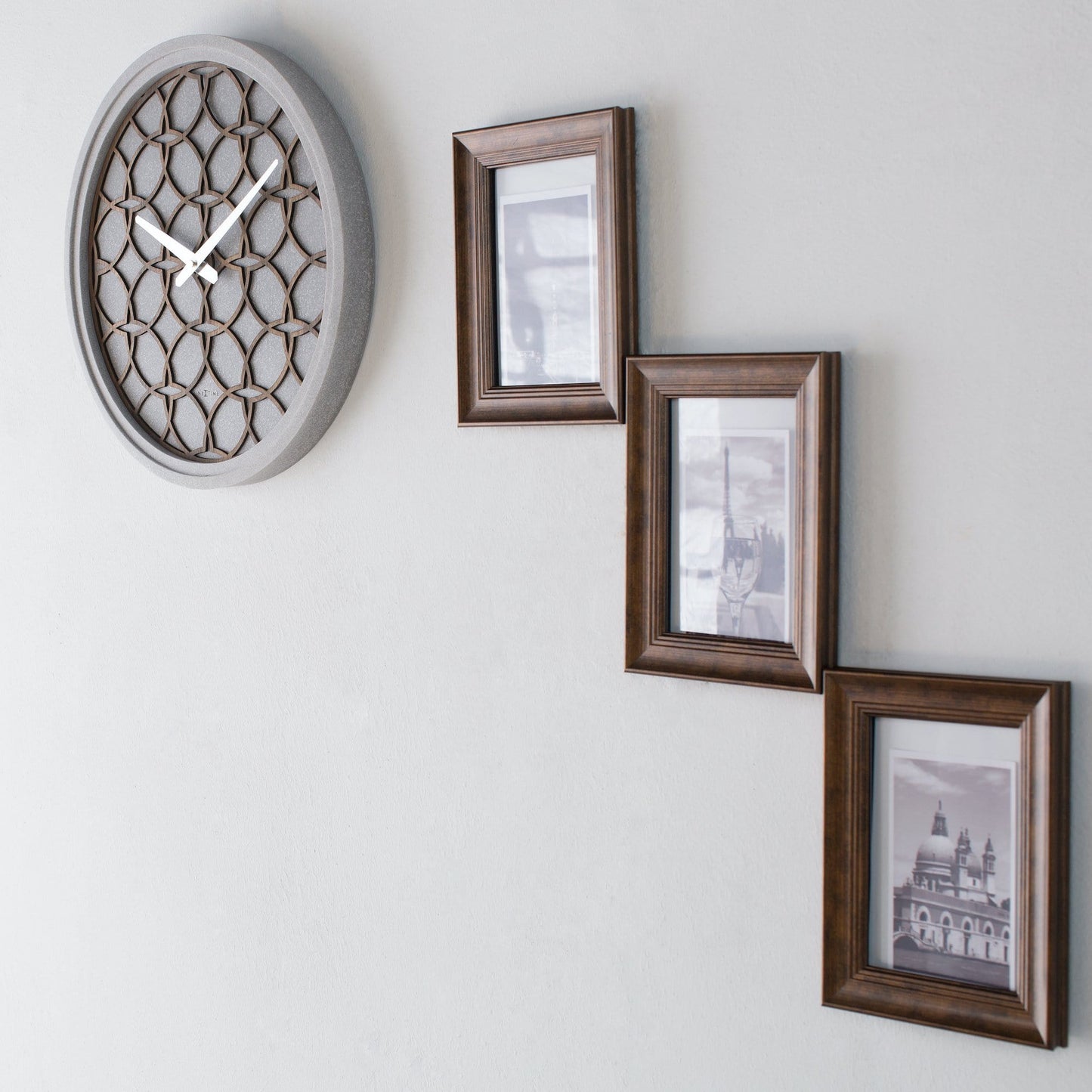 NeXtime wall clock, 39.5 cm, made of polyresin and wood, featuring a concrete-inspired design with "Concreto Love" style.