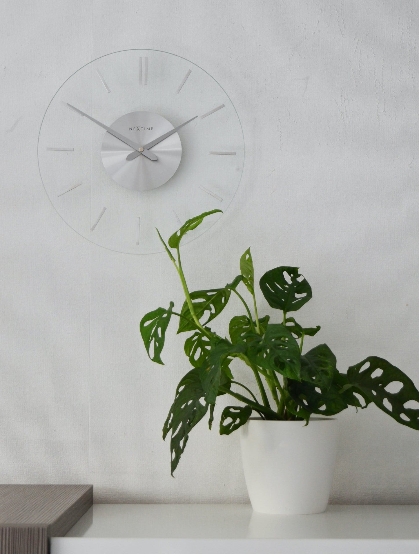 Wall clock -  26 cm - Aluminum - Glass - 'Stripe'