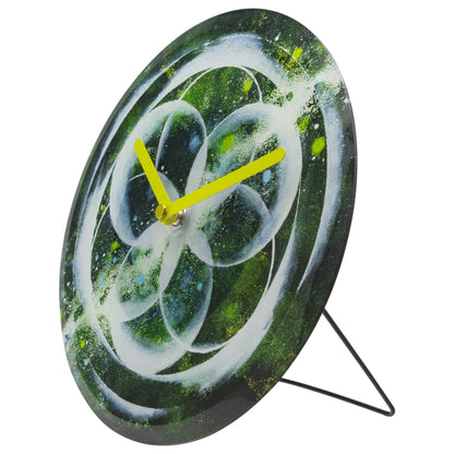 NeXtime Cosmo tafelklok van 20cm, groene wijzerplaat, stille werking, temper glas, geschikt voor muur of tafel.