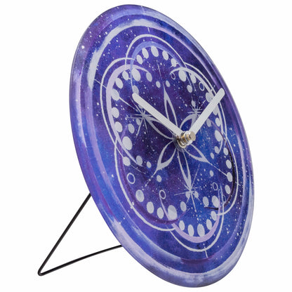 NeXtime Cosmo indigo tafelklok van 20 cm met stil uurwerk en getemperd glas, geschikt voor muur of tafel, linkszichtbare zijde.