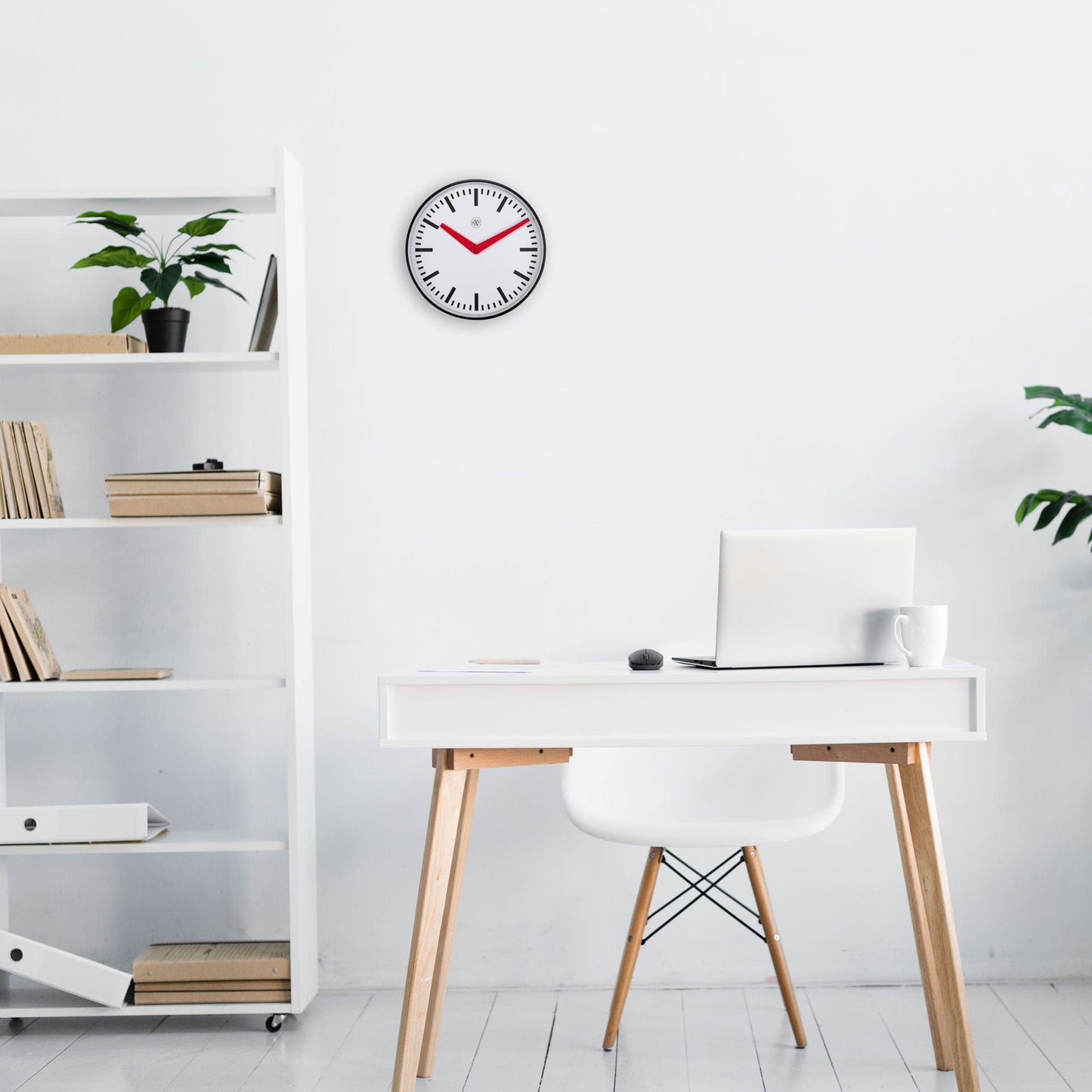 Wall clock 25.5cm - Silent - Plastic - "Newcastle"