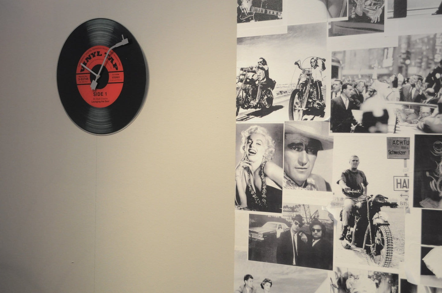 Wall clock - 43 cm - Glass - 'Vinyl Tap'