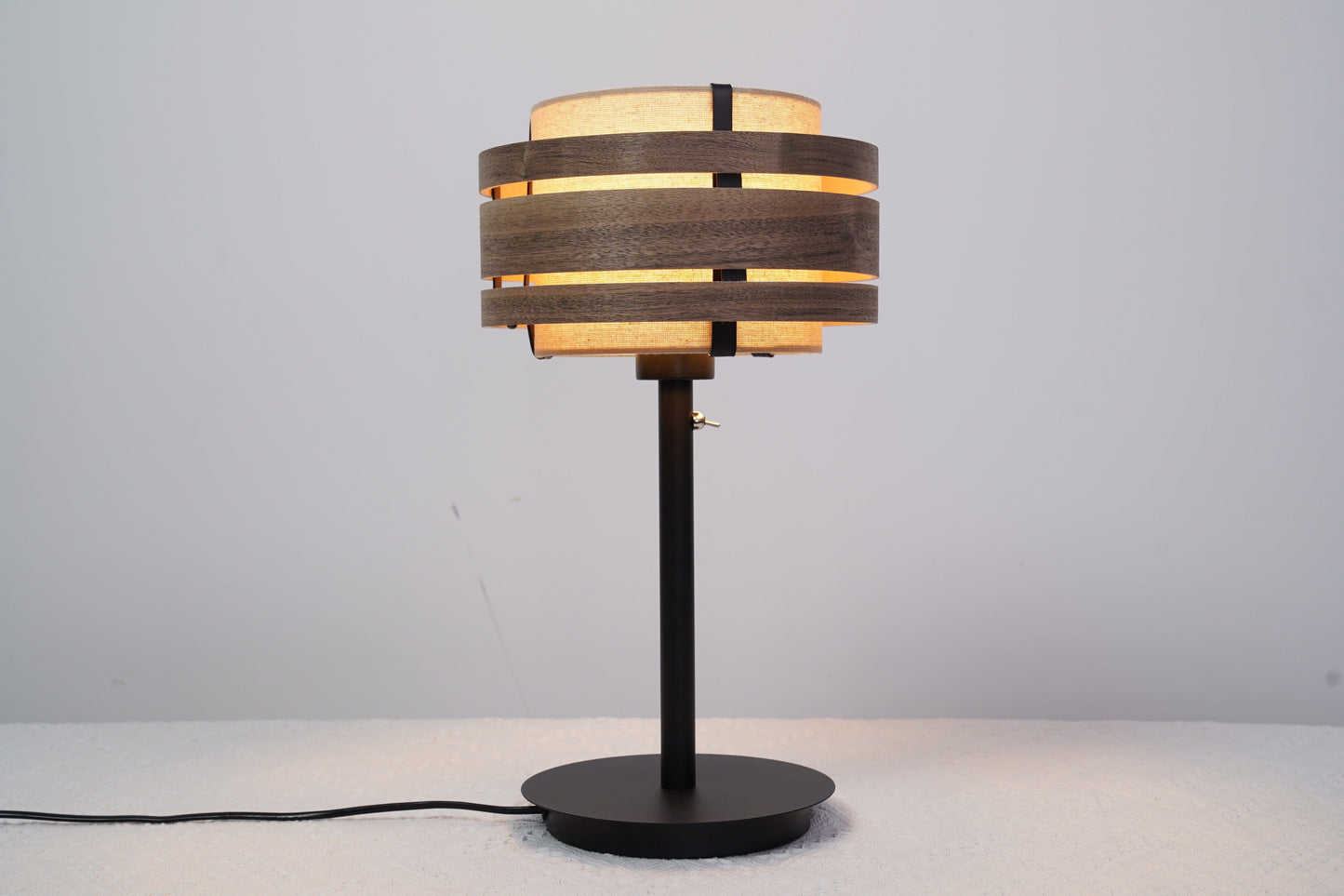 Zwarte metalen tafellamphouder voor E27 lampen, 35x20cm, geschikt voor universeel gebruik, van NeXtime Clocks.