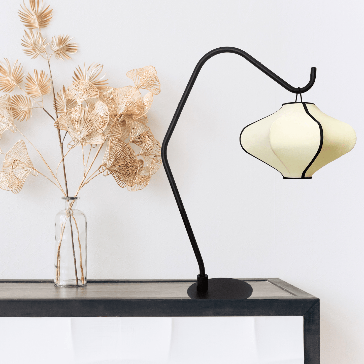 Zwarte metalen lampenstandaard voor Lumi Lantern, 25x81cm, geschikt als verlichtingsonderdeel van NeXtime Clocks